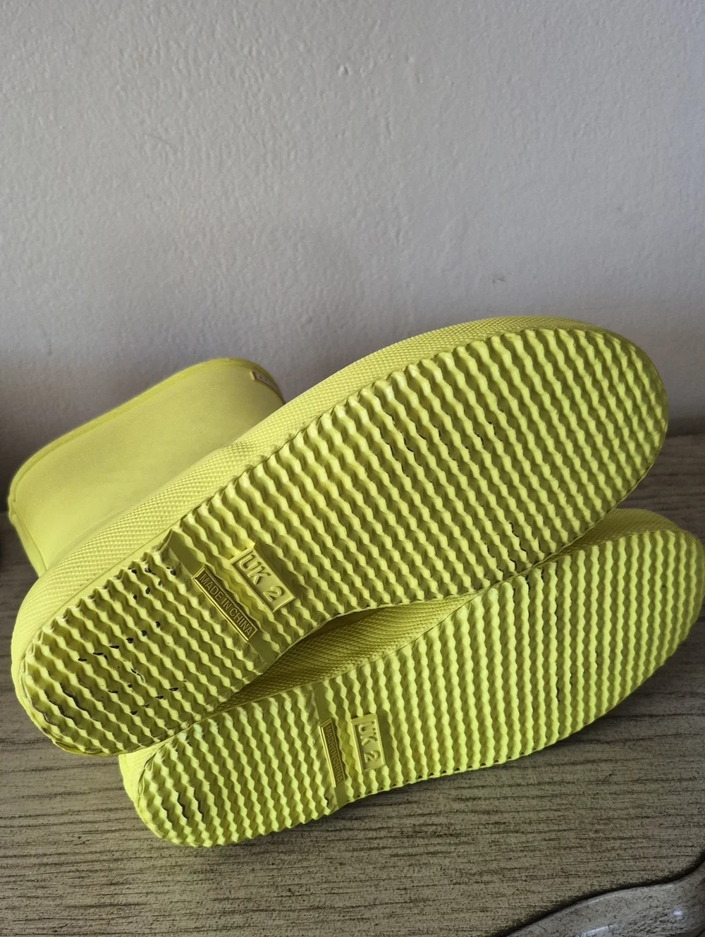Like New Hunter Original Bright Yellow Rain Boots